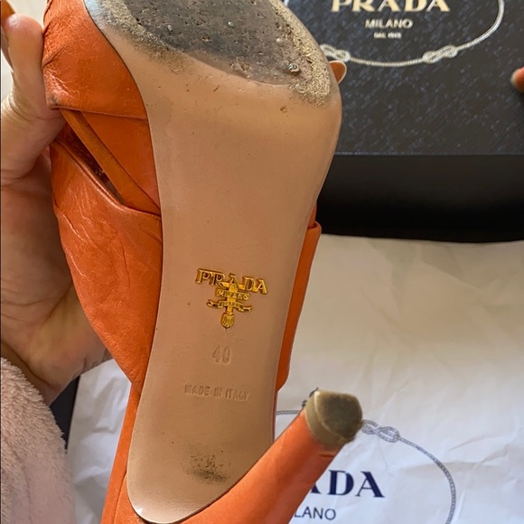 Prada peep toe stylish heels - Picture 3 of 6
